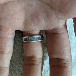 Elegant Silver Band Ring